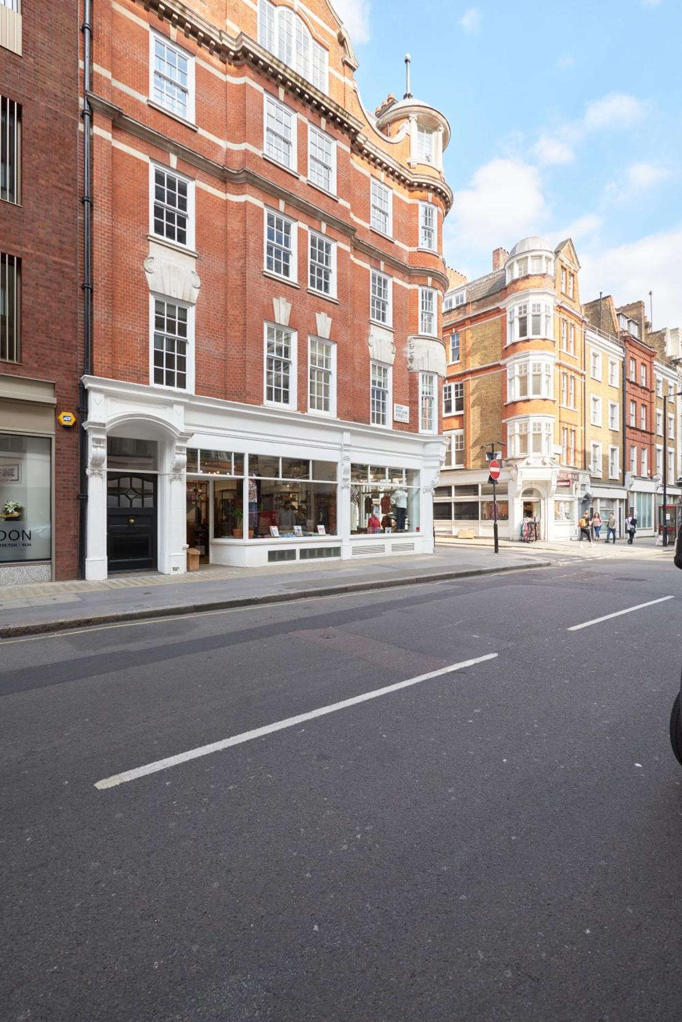 Апарт отель Sonder Oxford Circus Лондон Экстерьер фото